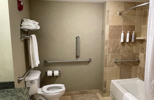 Bemidji Hotel | SouthShore Hotel on Lake Bemidji, Trademark Coll by Wyndham