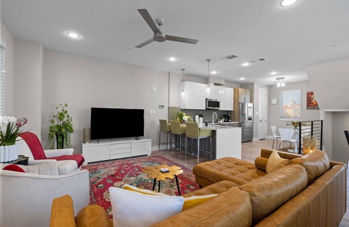 Fort Worth Condo | Southside 2B/3B RF Deck *Wkly & Mthly Discounts*