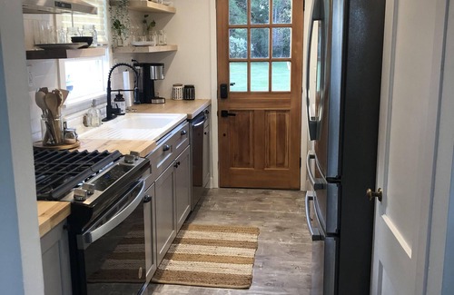 Onancock Cottage | SOUTHSIDE COTTAGE ~No Cleaning Fee~