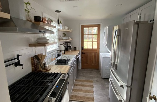Onancock Cottage | SOUTHSIDE COTTAGE ~No Cleaning Fee~