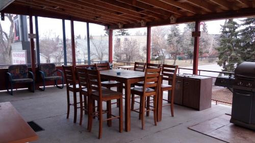 Westlock Hotel | Southview Motel