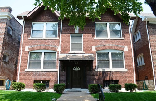 Southwest Garden Apartment | Southwest Gardens Apartment 1E- King Bed, High Speed Wi-Fi/Ethernet, Smart Tv's