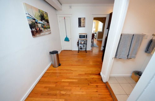 Southwest Garden Apartment | Southwest Gardens Apartment 2W- King Bed, High Speed Wi-Fi, Smart TV's