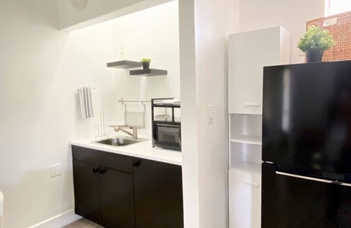 Ludlam Apartment | SouthWest Private Cozy Studio