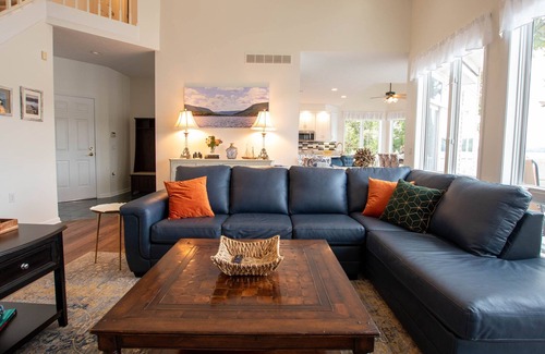 Honeoye House | Southwest Shores Chateau: Lakeside Family Getaway!