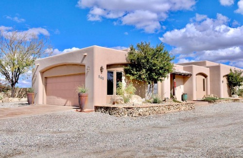 Las Cruces House | Southwestern Comfort Stay 2B
