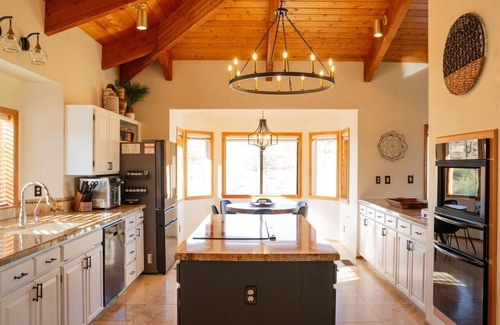 Fountain Hills House | Southwestern Desert Escape/Pool/Hot Tub/Sleeps 12