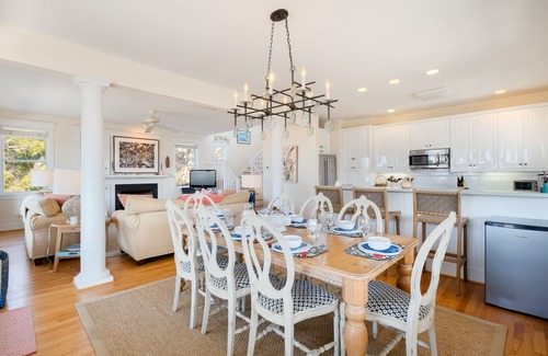 South Beach House | Southwind is an Oceanfront Beach Cottage just steps to South Beach!
