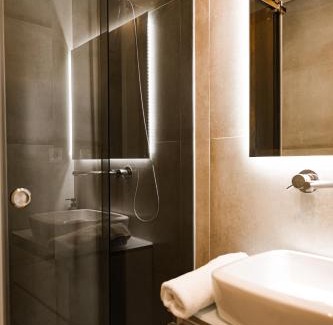 Passinhos de Cima House | Souto Village - by RowdHouses