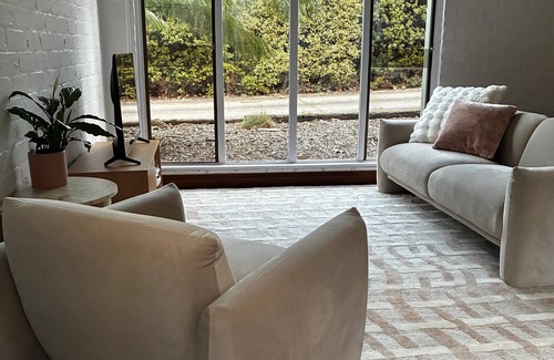 Golden Point Apartment | Sovereign Stays: Heritage Comfort at Ballarat’s Heartbeat