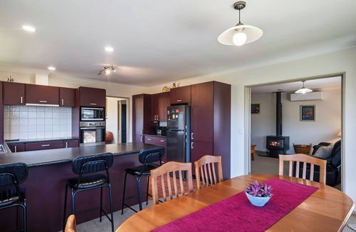 Waikanae House | Spa and Sands - Waikanae Beach Holiday Home