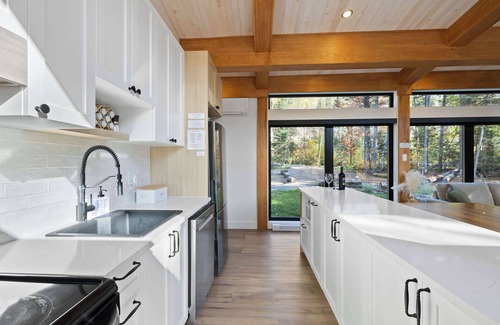 Saint Come Ski Chalet | Spa and Sauna - Riverside - Brand New- SKOV Chalets