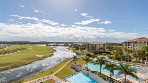 Pelican Waters Apartment | Spa Apartment - Beautiful Views Of Golf Course!