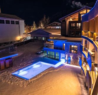 Schuttdorf Apartment | Spa Apartments - next to AreitXpress Gondola