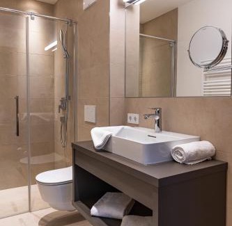 Schuttdorf Apartment | Spa Apartments - next to AreitXpress Gondola