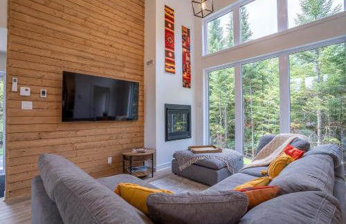 Lac-Swell Ski Chalet | Spa Foosball Pool table Game Room - Le Kouzy