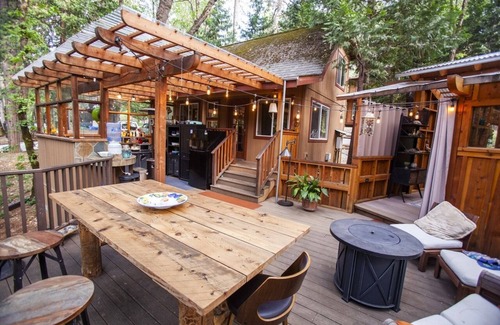 Rough and Ready Cottage | Spa getaway forest cottage