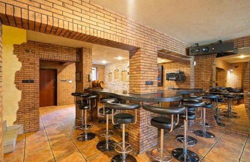 Wawer Villa | Spa & Grill Family Villa - No Parties Allowed