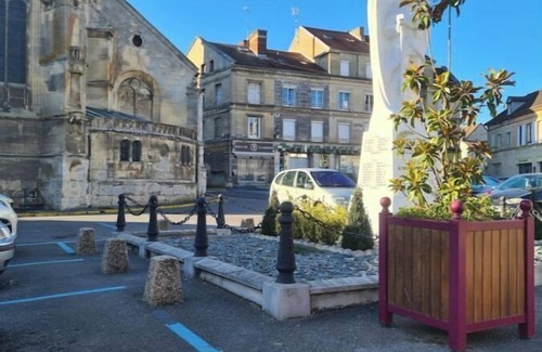 Neuilly-en-Thelle Apartment | Spa Homelove whole house private jacuzzi 6 places