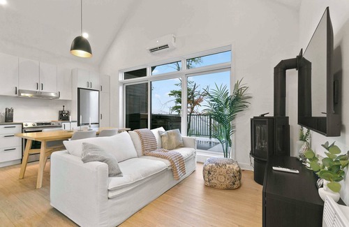 Saint Come Ski Chalet | Spa - Mountain - Modern Comfort - Elska