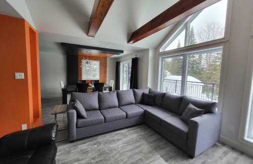 Saint-Zacharie Ski Chalet | Spa & Nature Waterfront - Le Chalet Le Shack