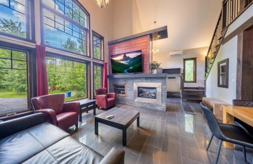 Scott Ski Chalet | Spa & Pool table - Ivy Cottage
