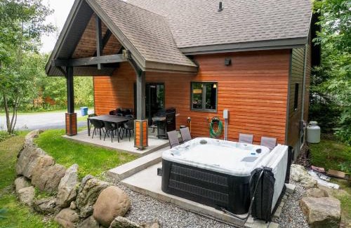 Scott Ski Chalet | Spa & Pool table - Ivy Cottage