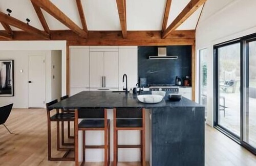 Woodstock House | Spa ranch | hot tub, steam, wetroom, chef kitchen