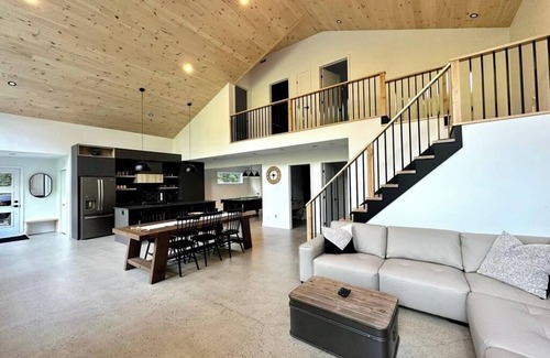 Entrelacs Ski Chalet | Spa, River, Pool Table - Chalet Ombre & Lumiere