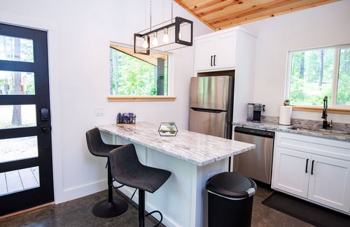 Broken Bow Cabin | Spa Room & Hot Tub in 5 Star Accommodations