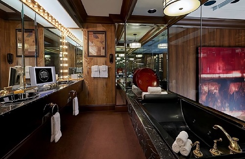 Downtown Las Vegas Hotel | Spa Room - Spa Tower Accommodation at Golden Nugget Las Vegas