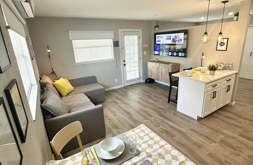 North East Park House | Spa & Sun in St. Pete – Hot Tub, Patio, 3 miles from Downtown & nearby Beaches