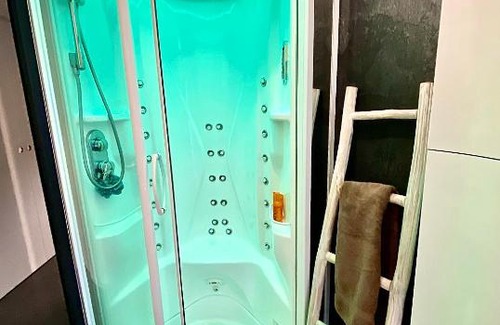 Saronno Apartment | Spa Tiny Love Apartment close to Milan-Como-Malpensa