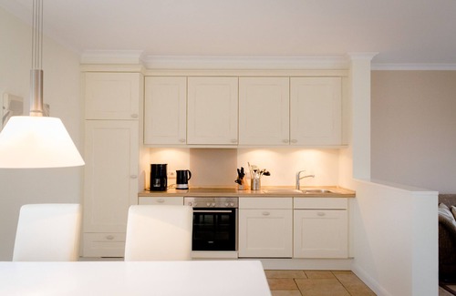 Wenningstedt-Braderup House | Spacious vacation apartment close to the beach with terrace, beach chair, W-LAN