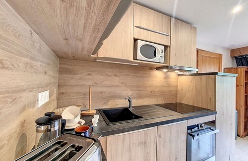 Saint-Martin-de-Belleville Apartment | Spacious & Luminous Apartment - Near Slopes, Balcony, 4 Guests, WiFi, TV, Kitchen