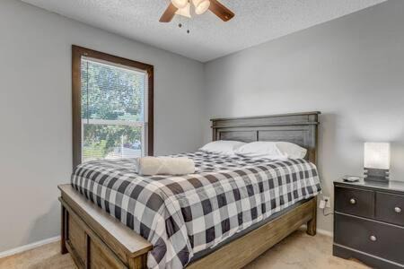 Southeast Colorado Springs Apartment | Space Base Near Airport BBQ Game Room