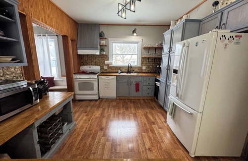 Westside Connection House | Space everyone can enjoy, 4 miles to downtown Grand Rapids!