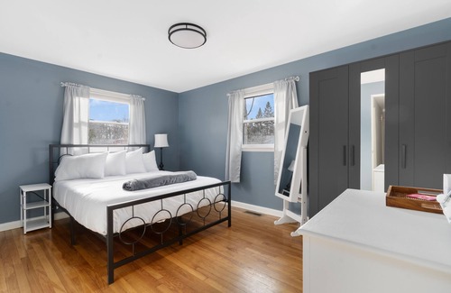 Riverside House | Space for the kiddos & adults to relax and play!