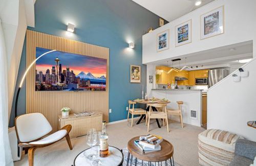 Belltown Apartment | Space Needle Views from Living room & Walk to Everything