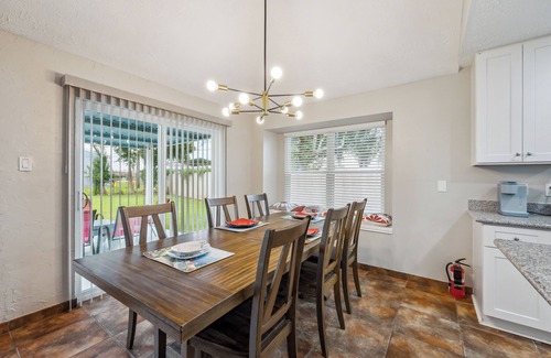 Southbelt/Ellington House | Space & Sunshine Retreat