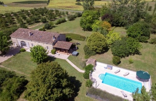 Saint-Vivien-de-Monsegur Villa | Spacious villa with pool, hot tub, home cinema, ideal Location