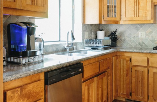 Lake Almanor Country Club House | Spacious Lake House Getaway. Private waterfall and pond! STARLINK INTERNET