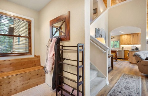 Lake Almanor Country Club Cabin | Spacious Cabin Retreat