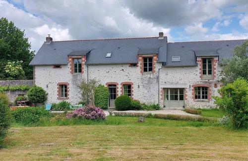 Grandchamp-des-Fontaines House | Spacieuse Maison de Campagne Avec Piscine Chauffée 10/12 Personnes