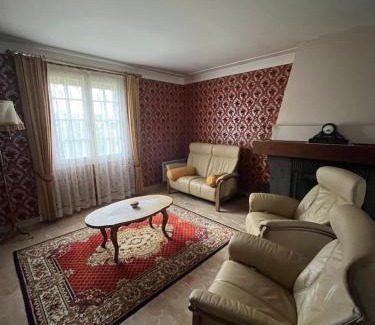 Luche-Pringe House | Spacieuse maison de village