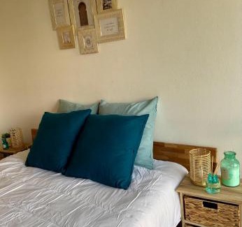 Dampierre Apartment | Spacieux appart avec piscine, 5 minutes à pied des plages