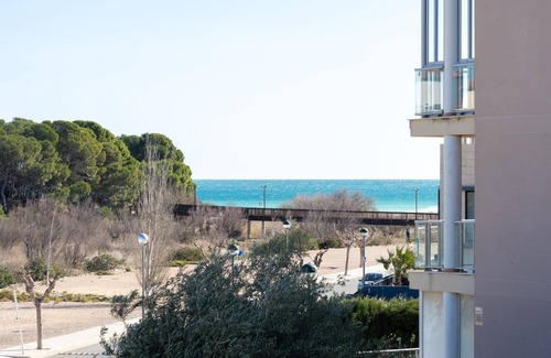 L'Hospitalet de l'Infant Apartment | Spacious family apartment on Costa Daurada shore