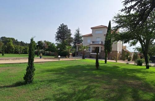 Sainte-Cecile-les-Vignes House | Spacious, air-conditioned mansion, Large private pool15x6, Large park.