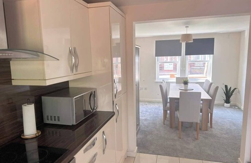 Barrow-in-Furness House | Spacious Luxurious Serviced Accommodation 6