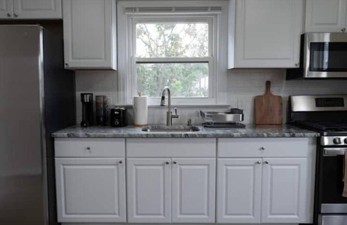 North Brunswick House | Spacious Home l King bed l Near RU l Near Hospital